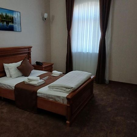 Maximum Hotel Nawoi Zewnętrze zdjęcie