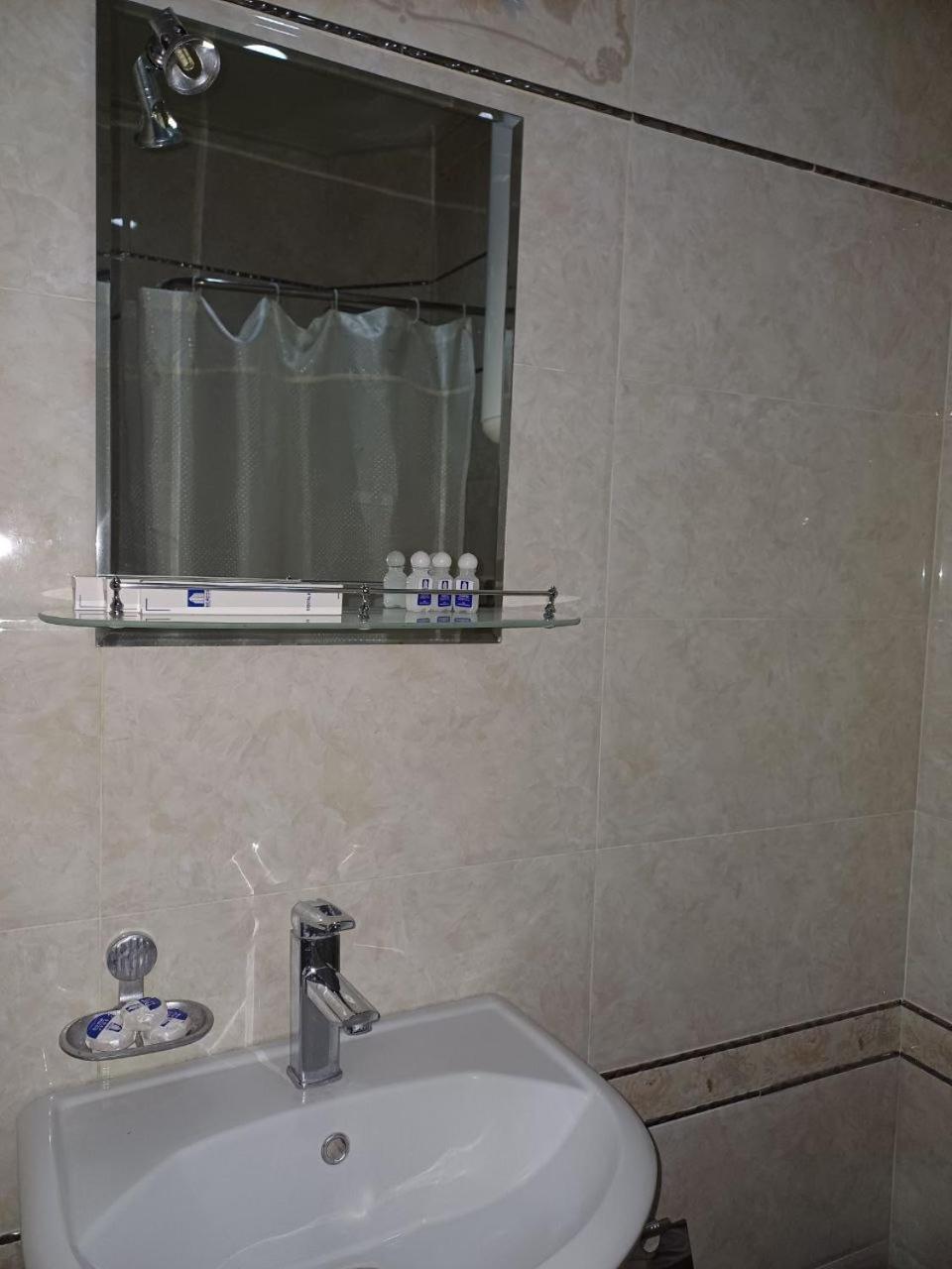Maximum Hotel Nawoi Zewnętrze zdjęcie