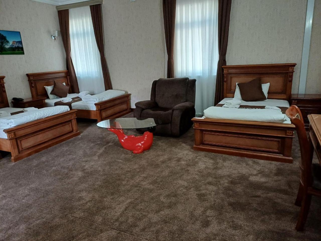 Maximum Hotel Nawoi Zewnętrze zdjęcie